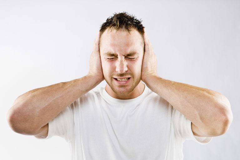 Como o zumbido no ouvido pode indicar que a saúde não vai bem?